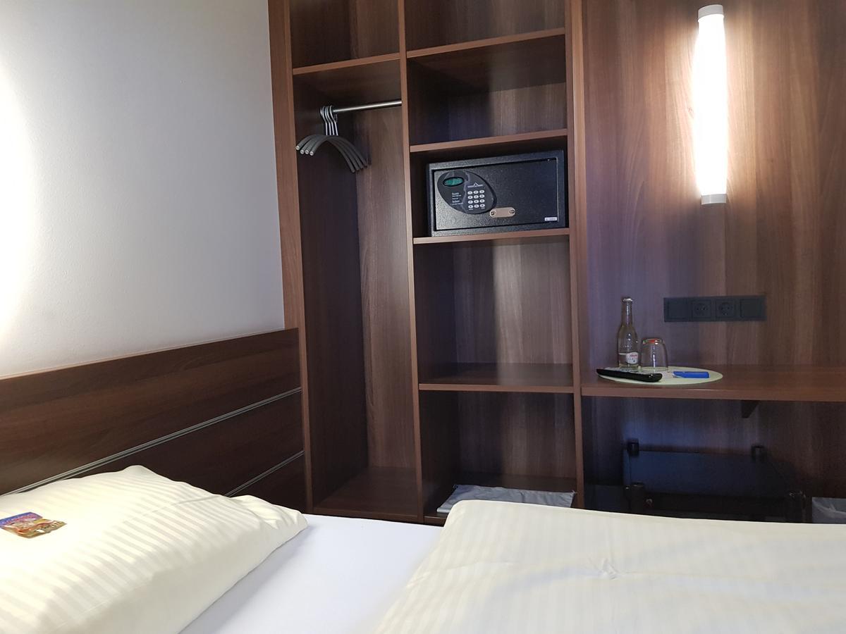 Zum Eichenzeller Hotel Kültér fotó
